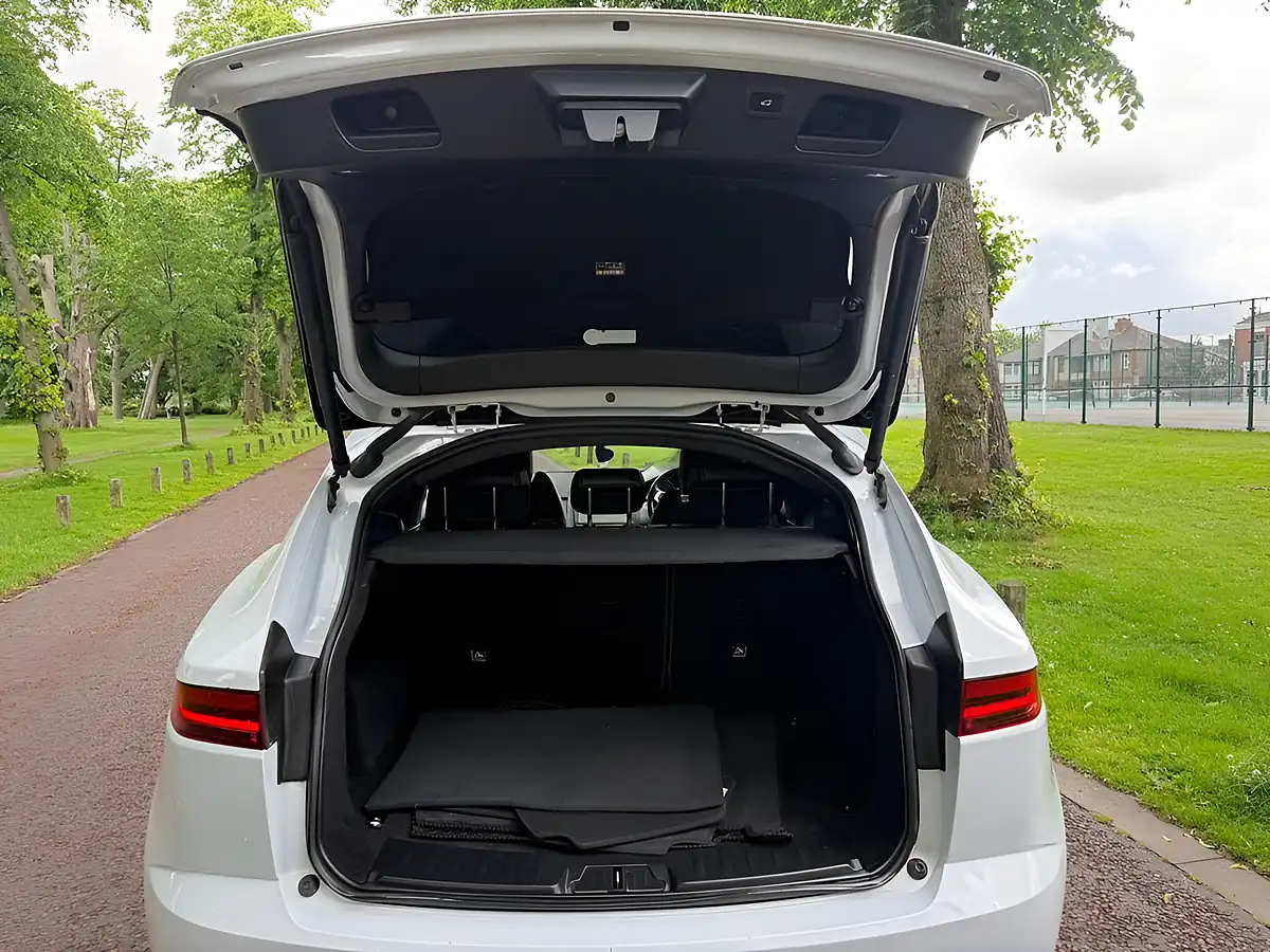 Used 2019 Jaguar E-Pace R-Dynamic Se White - Interior and Exterior details 15