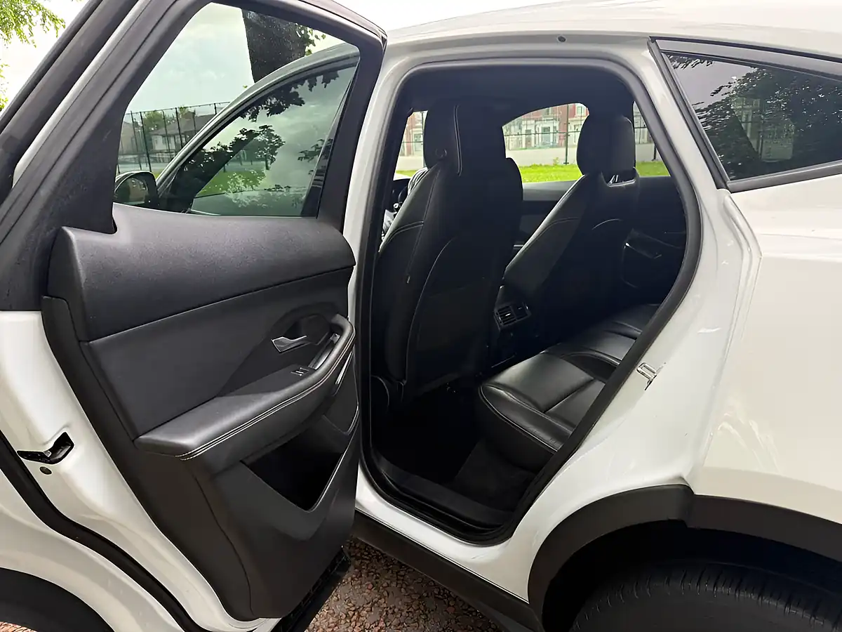 Used 2019 Jaguar E-Pace R-Dynamic Se White - Interior and Exterior details 16