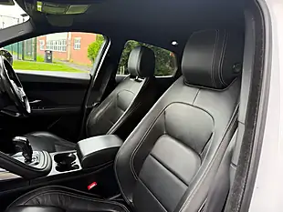 Used 2019 Jaguar E-Pace R-Dynamic Se White - Interior and Exterior details 20