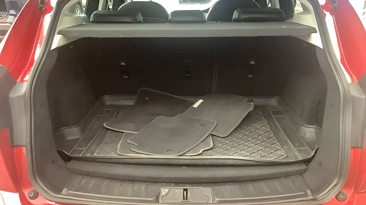 Used 2019 Jaguar E-Pace Se Red - Interior and Exterior details 15