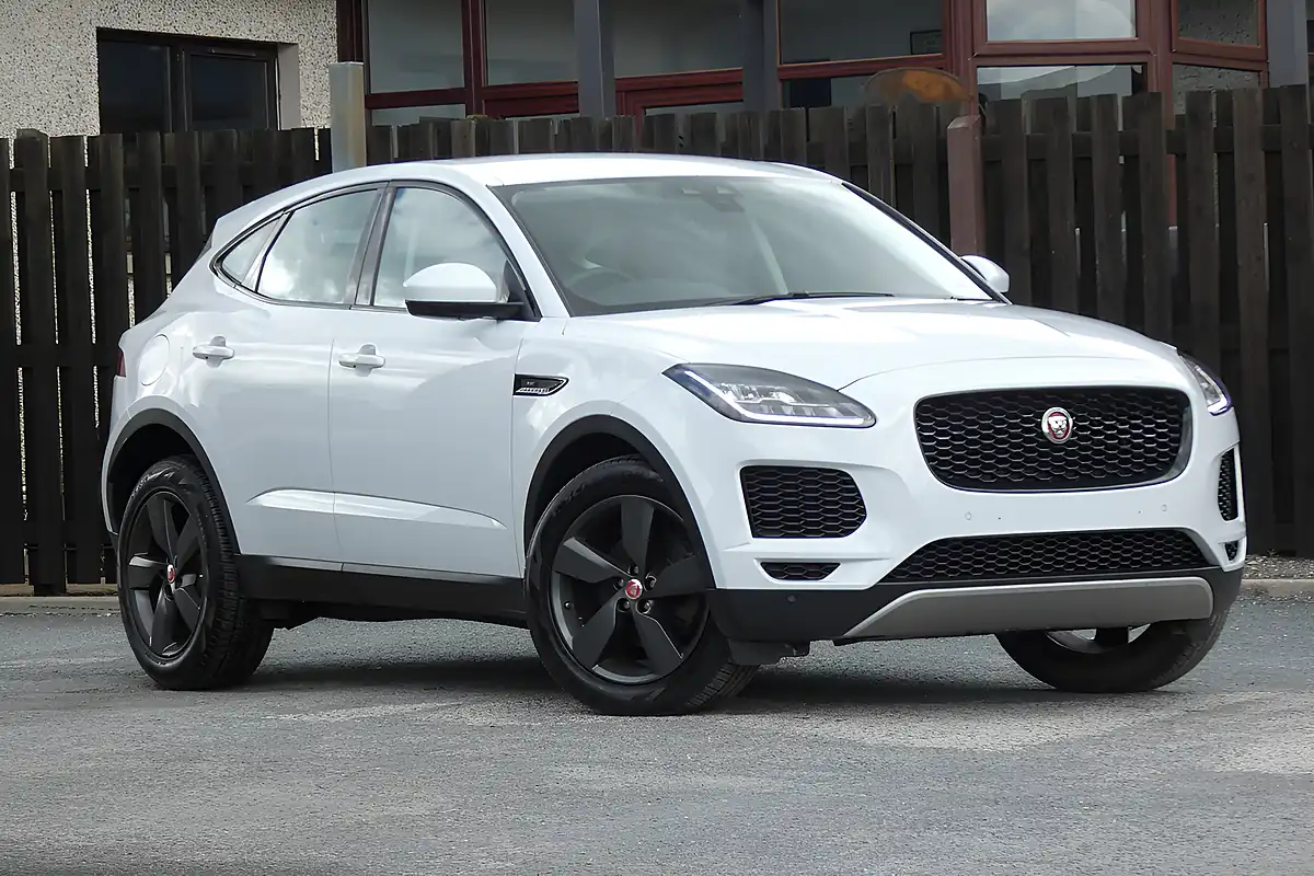 Used 2019 Jaguar E-Pace Se White - Front View