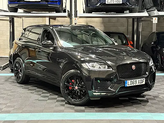 2019 Jaguar F-PACE Chequered Flag P250i