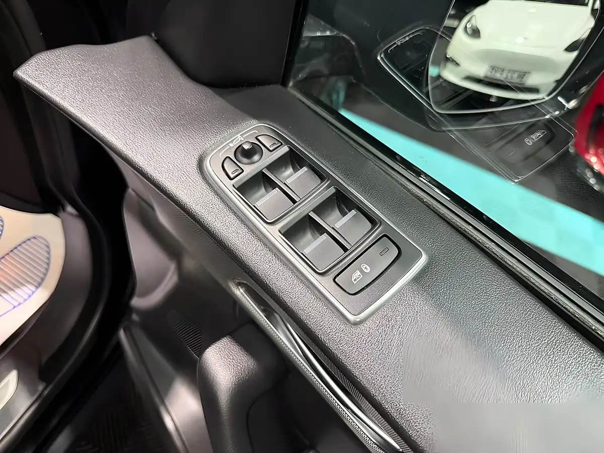 Used 2019 Jaguar F-Pace Chequered Flag Black - Interior and Exterior details 16