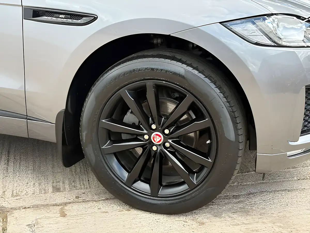 Used 2019 Jaguar F-Pace Chequered Flag Eiger Grey - Interior and Exterior details 8