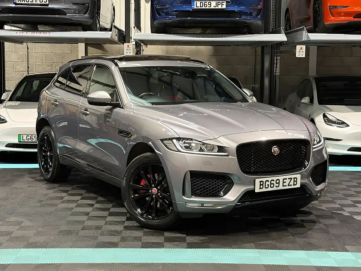 Used 2019 Jaguar F-Pace Chequered Flag Grey - Front View