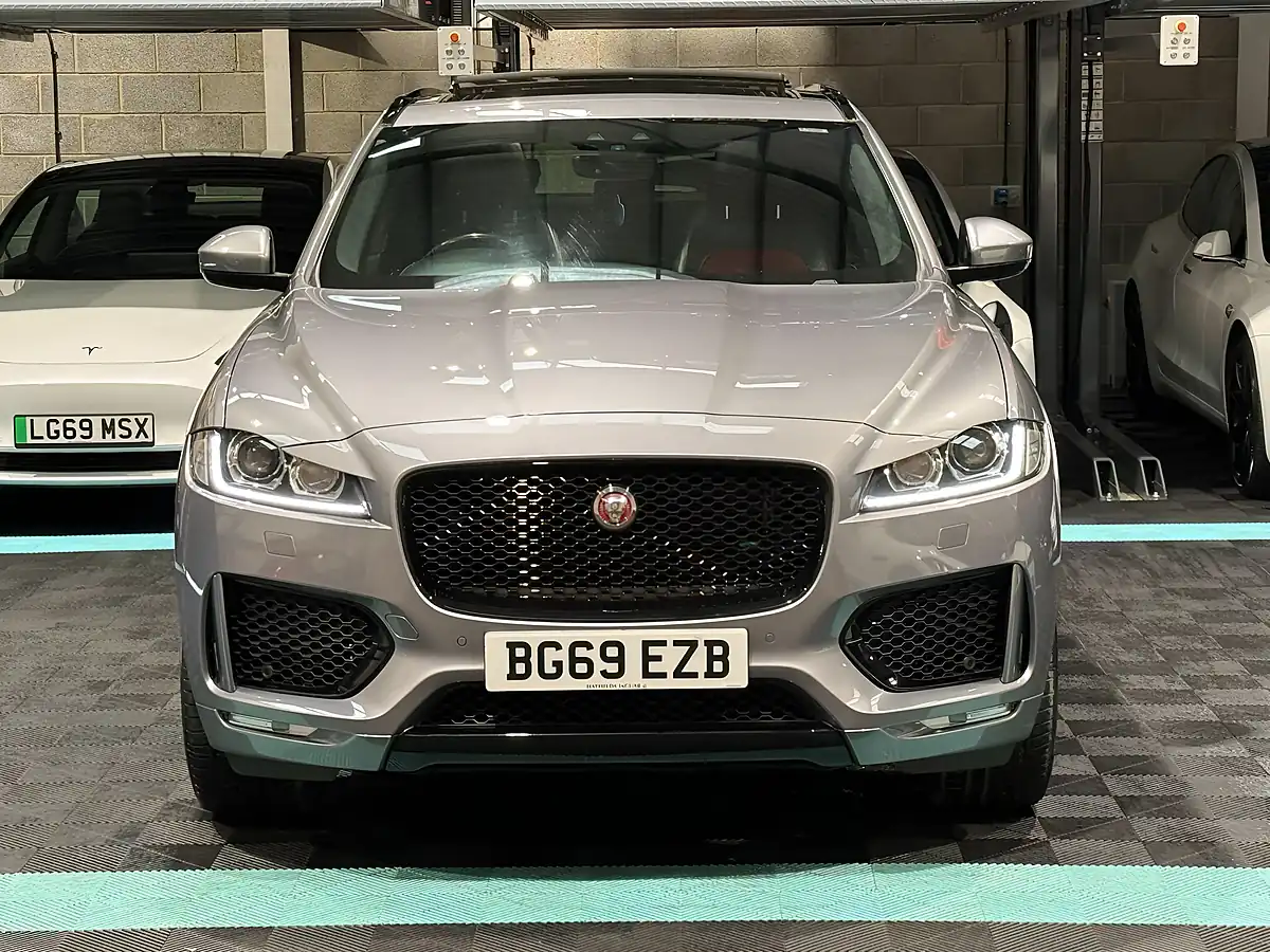 Used 2019 Jaguar F-Pace Chequered Flag Grey - Interior and Exterior details 4