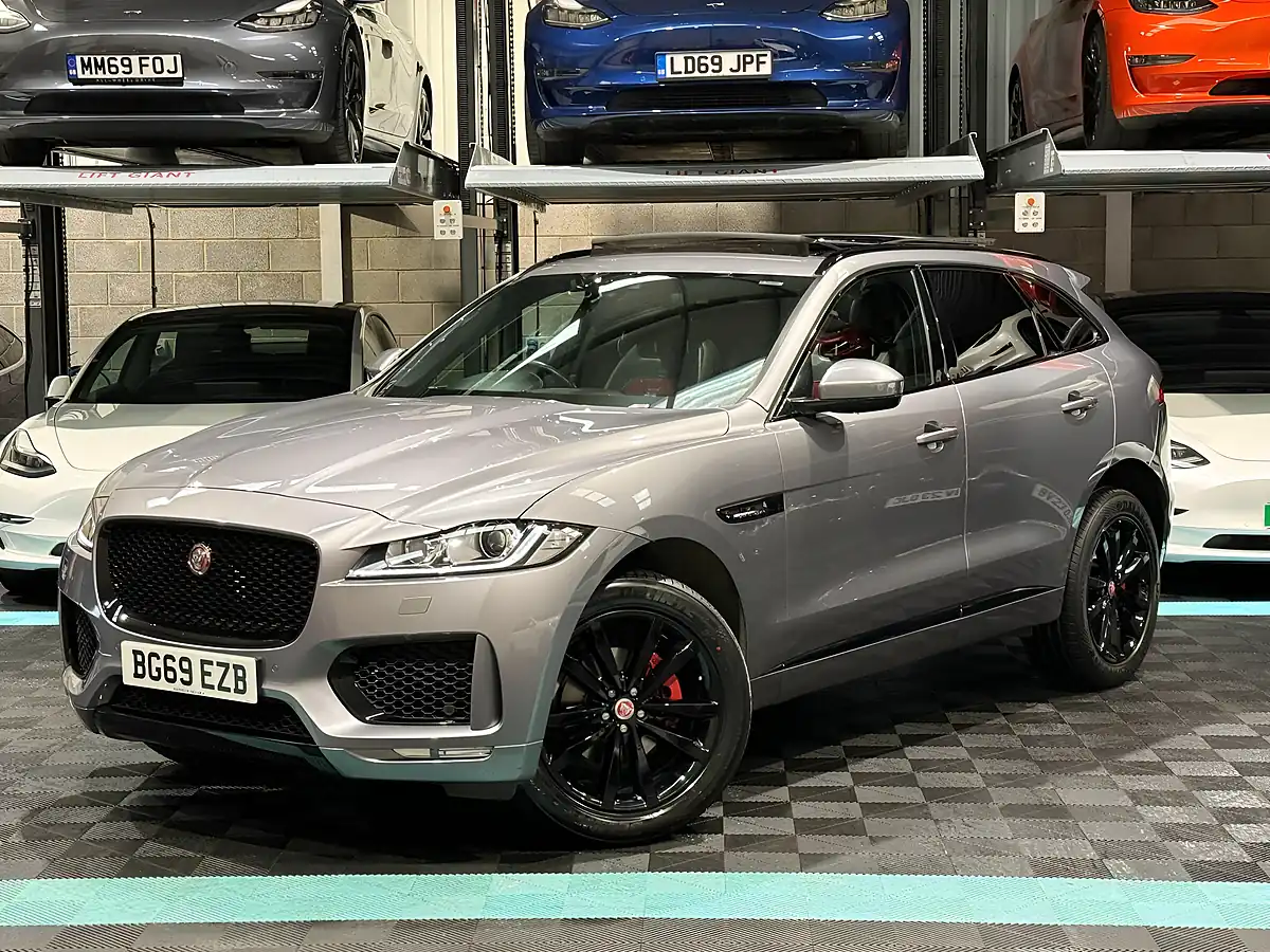 Used 2019 Jaguar F-Pace Chequered Flag Grey - Interior and Exterior details 5