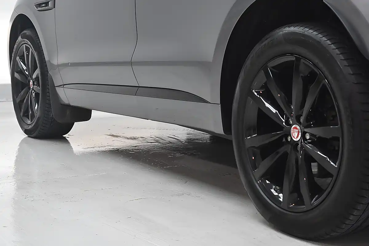 Used 2019 Jaguar F-Pace Chequered Flag Grey - Interior and Exterior details 15