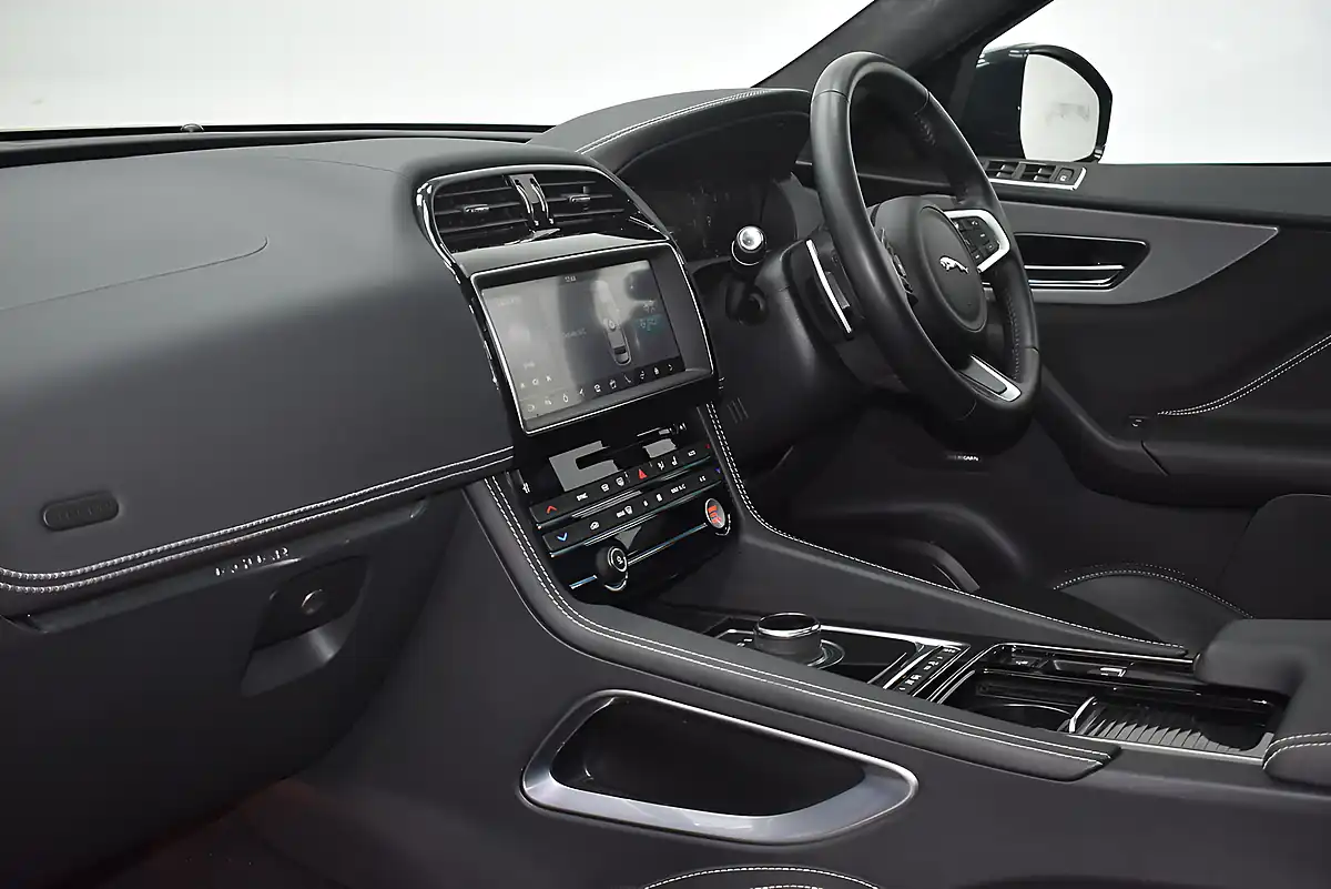 Used 2019 Jaguar F-Pace Chequered Flag Grey - Interior and Exterior details 17