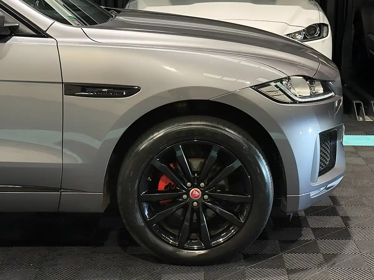 Used 2019 Jaguar F-Pace Chequered Flag Grey - Interior and Exterior details 15