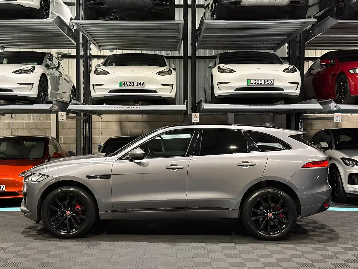 Used 2019 Jaguar F-Pace Chequered Flag Grey - Interior and Exterior details 6