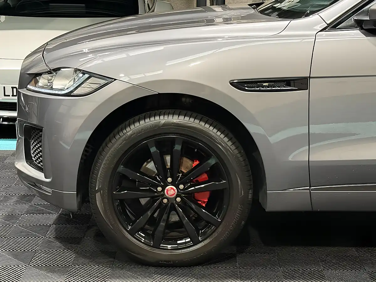 Used 2019 Jaguar F-Pace Chequered Flag Grey - Interior and Exterior details 10