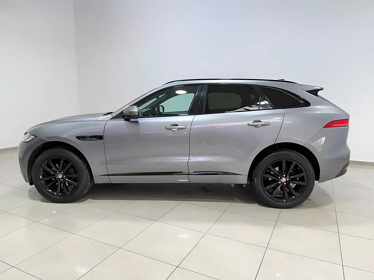 Used 2019 Jaguar F-Pace Chequered Flag Grey - Interior and Exterior details 6