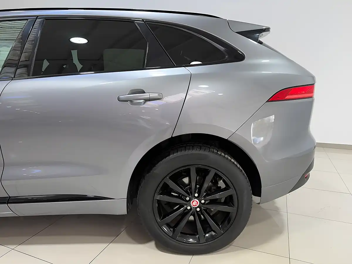 Used 2019 Jaguar F-Pace Chequered Flag Grey - Interior and Exterior details 7