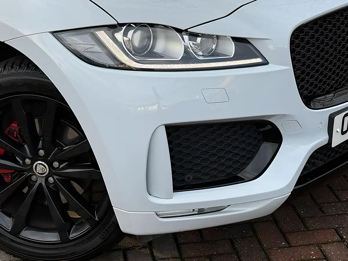 Used 2019 Jaguar F-Pace Chequered Flag White - Interior and Exterior details 13