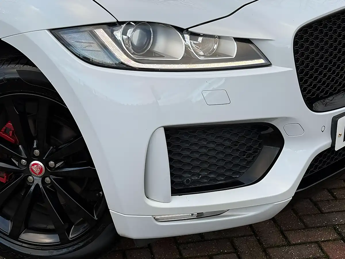 Used 2019 Jaguar F-Pace Chequered Flag White - Interior and Exterior details 13