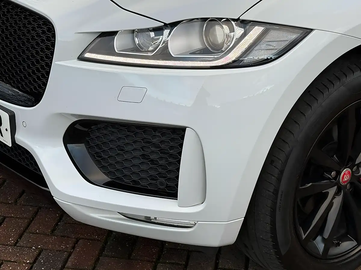Used 2019 Jaguar F-Pace Chequered Flag White - Interior and Exterior details 14