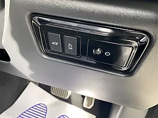 Used 2019 Jaguar F-Pace Chequered Flag White - Interior and Exterior details 13