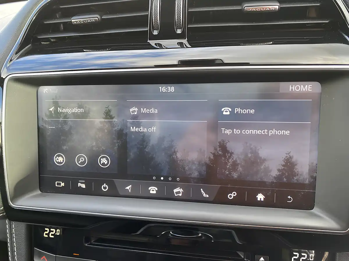 Used 2019 Jaguar F-Pace Chequered Flag White - Interior and Exterior details 16