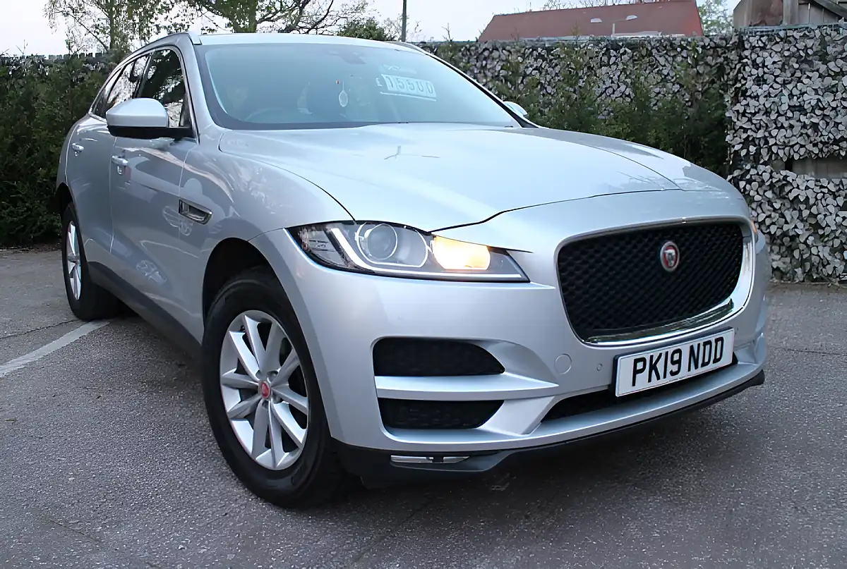 Used 2019 Jaguar F-Pace Prestige Silver - Front View