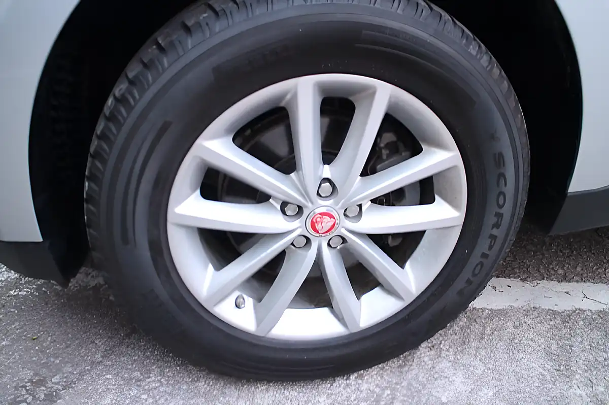 Used 2019 Jaguar F-Pace Prestige Silver - Interior and Exterior details 11
