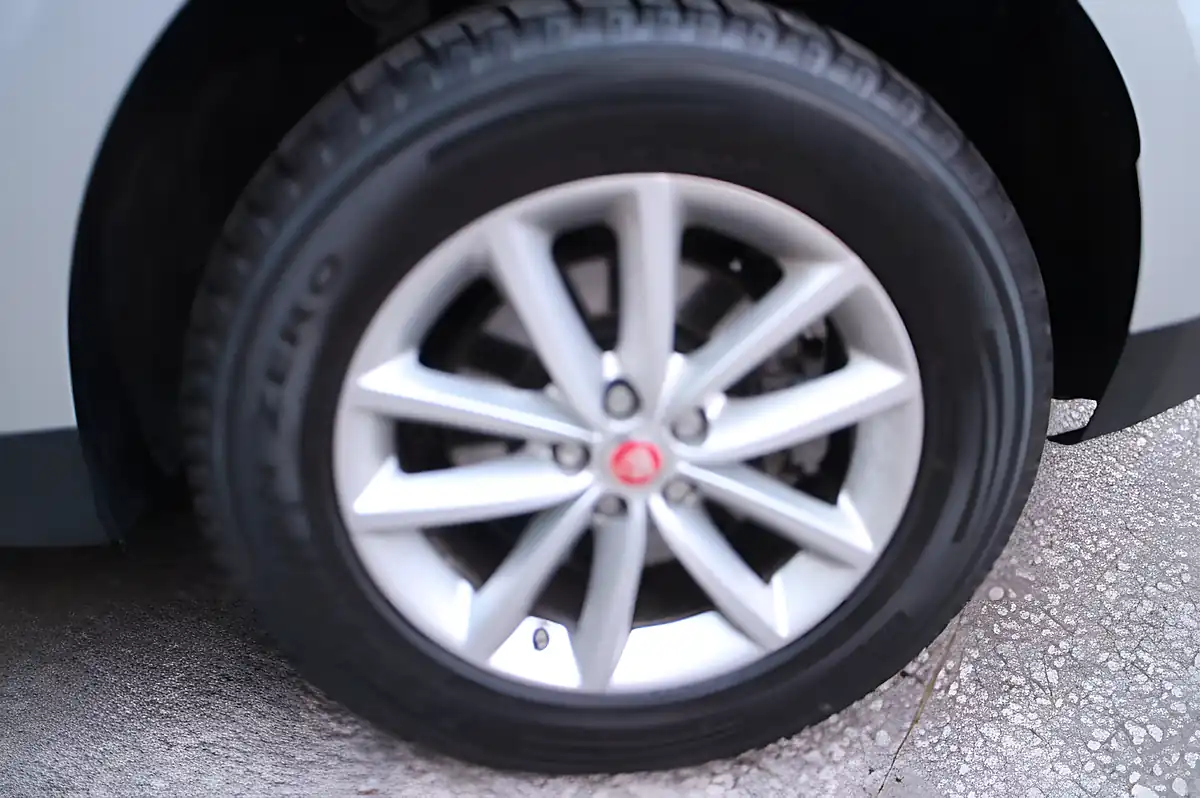 Used 2019 Jaguar F-Pace Prestige Silver - Interior and Exterior details 12