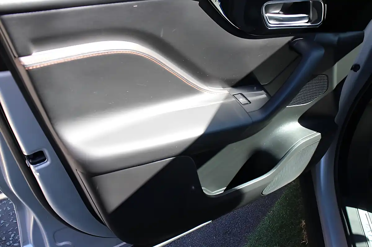 Used 2019 Jaguar F-Pace Prestige Silver - Interior and Exterior details 13