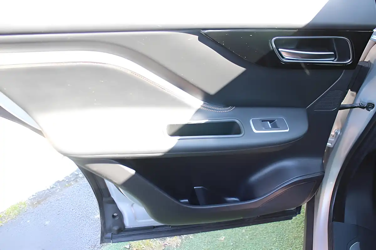 Used 2019 Jaguar F-Pace Prestige Silver - Interior and Exterior details 14