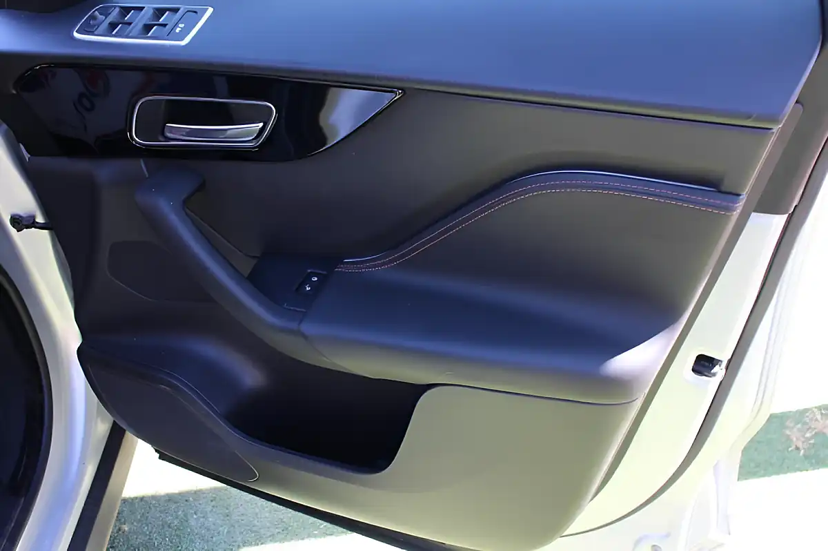 Used 2019 Jaguar F-Pace Prestige Silver - Interior and Exterior details 15