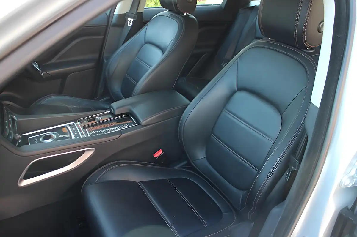 Used 2019 Jaguar F-Pace Prestige Silver - Interior and Exterior details 18
