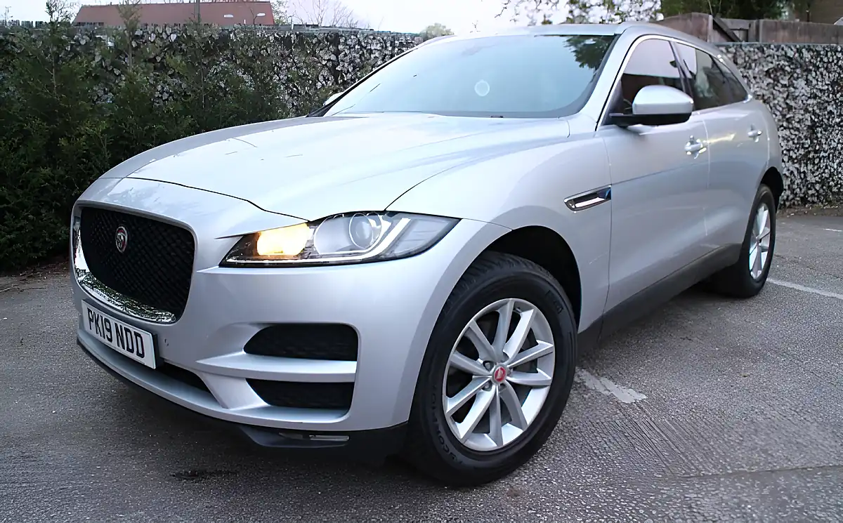 Used 2019 Jaguar F-Pace Prestige Silver - Interior and Exterior details 3