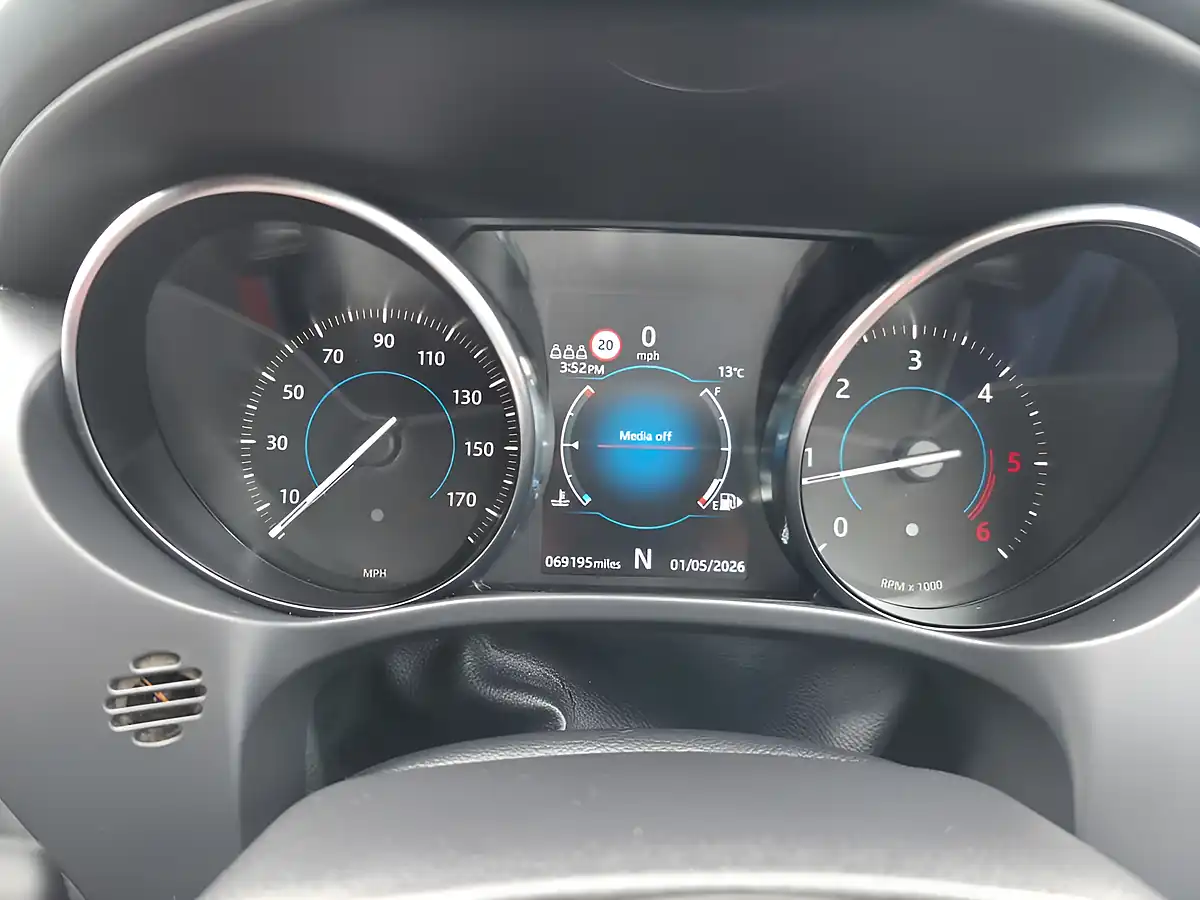 Used 2019 Jaguar F-Pace R-Sport Black - Interior and Exterior details 17