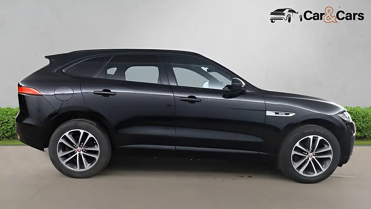 Used 2019 Jaguar F-Pace R-Sport Black - Interior and Exterior details 8