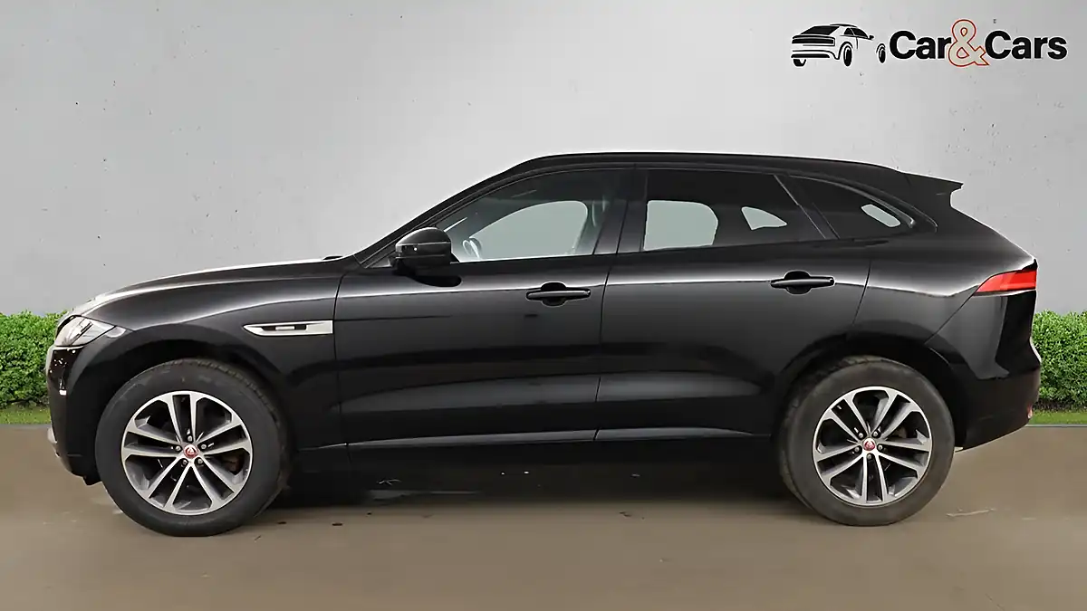 Used 2019 Jaguar F-Pace R-Sport Black - Interior and Exterior details 9