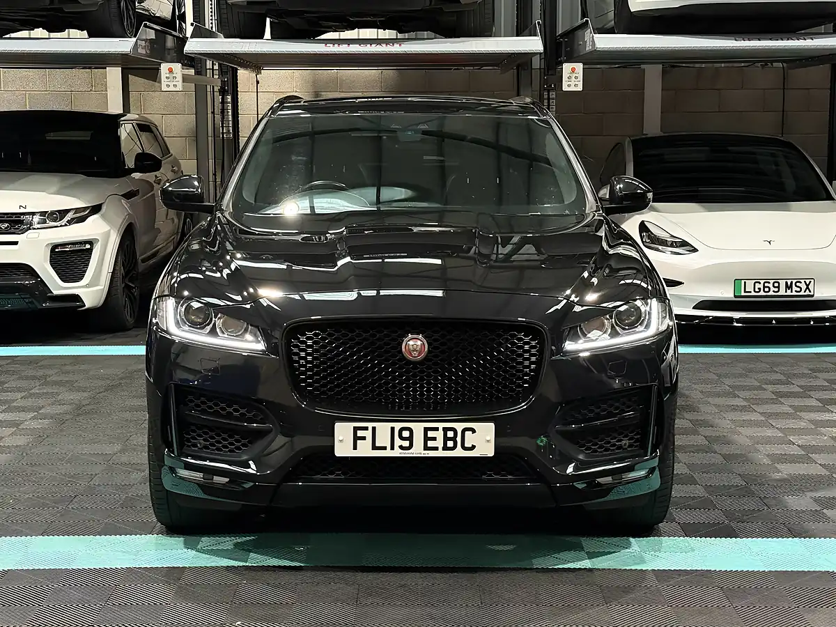Used 2019 Jaguar F-Pace R-Sport Black - Interior and Exterior details 4