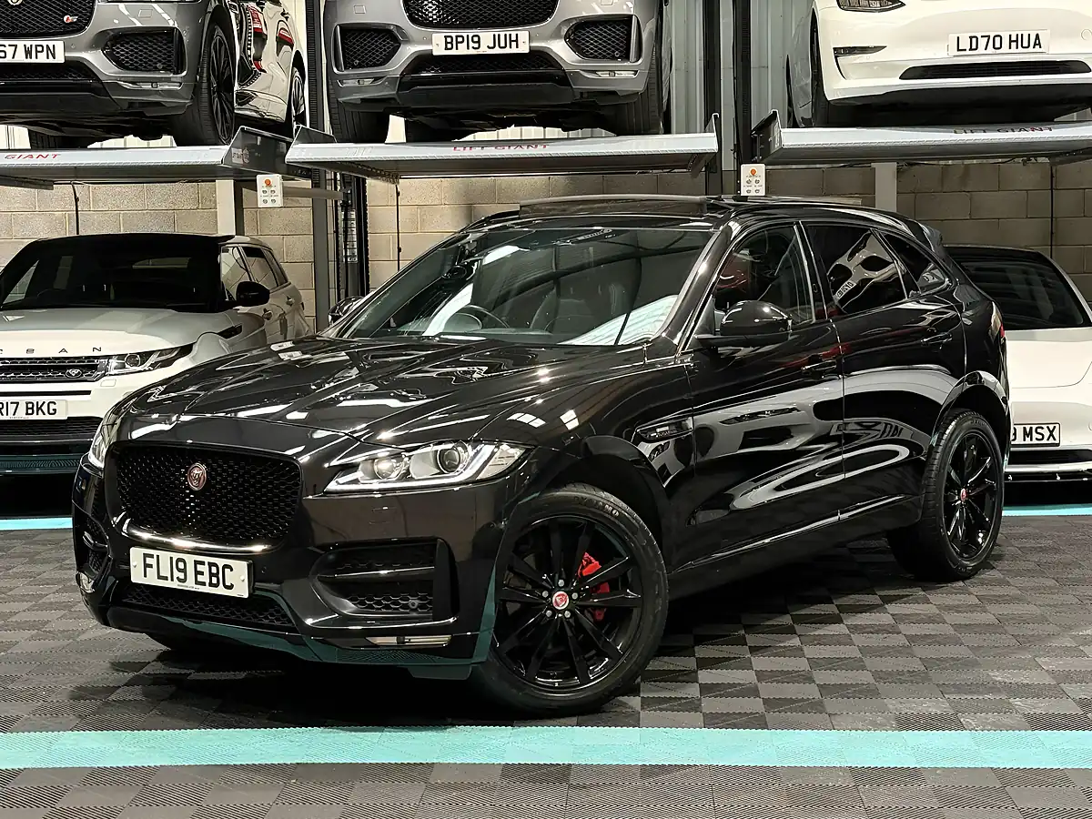 Used 2019 Jaguar F-Pace R-Sport Black - Interior and Exterior details 5