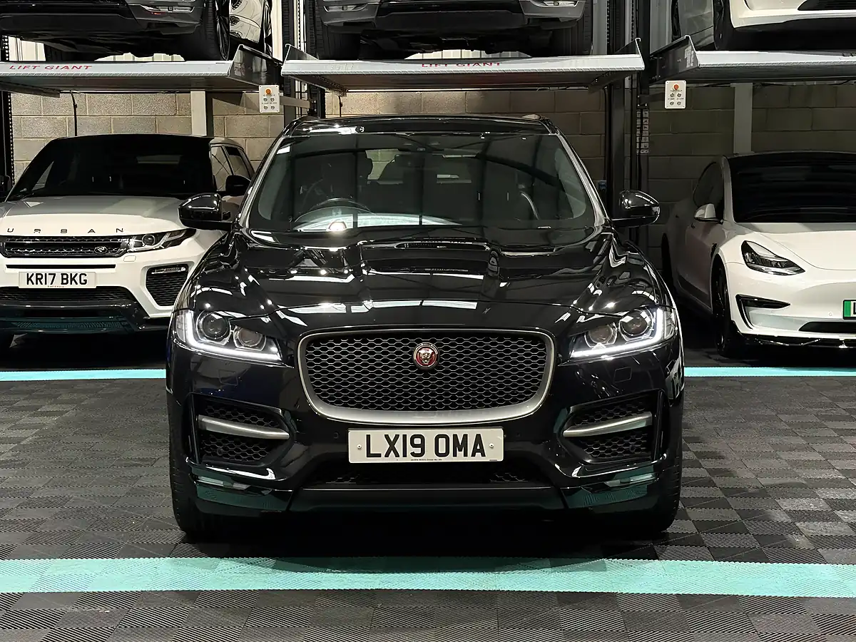 Used 2019 Jaguar F-Pace R-Sport Black - Interior and Exterior details 4