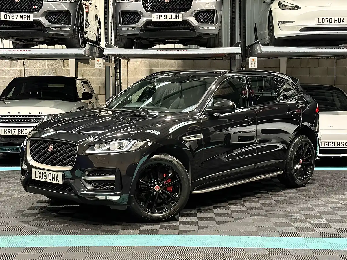Used 2019 Jaguar F-Pace R-Sport Black - Interior and Exterior details 5