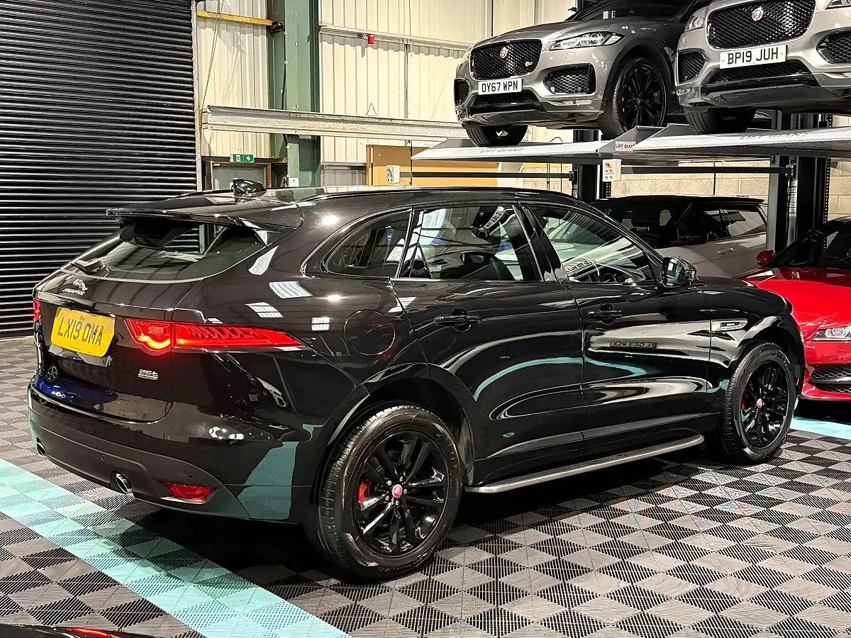 Used 2019 Jaguar F-Pace R-Sport Black - Interior and Exterior details 9