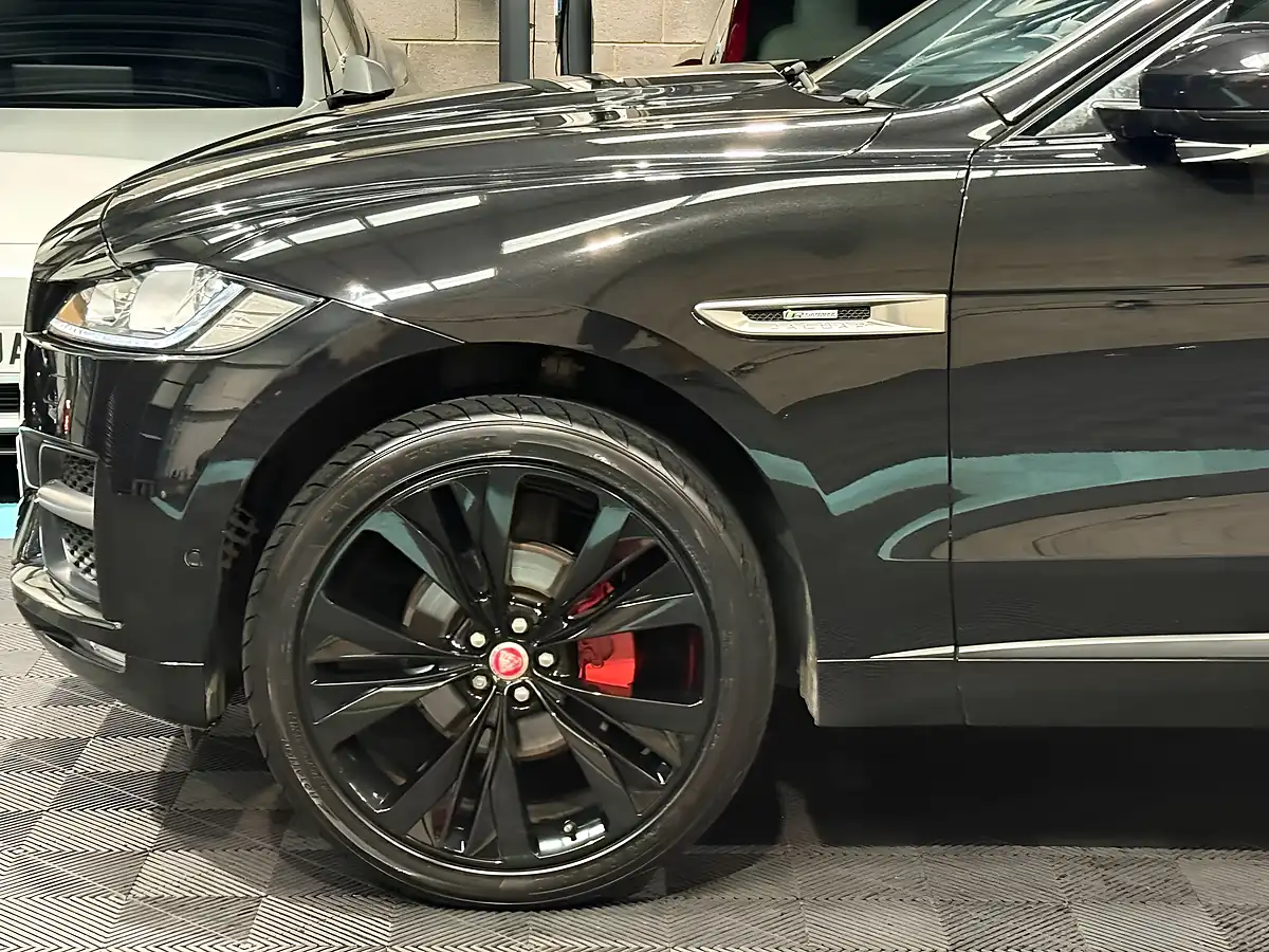 Used 2019 Jaguar F-Pace R-Sport Black - Interior and Exterior details 10