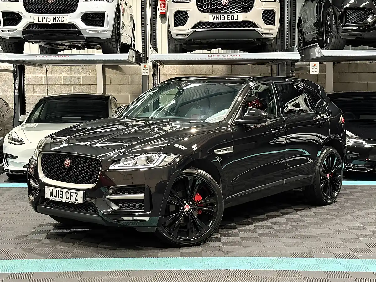 Used 2019 Jaguar F-Pace R-Sport Black - Interior and Exterior details 5