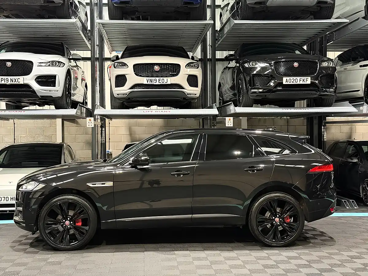 Used 2019 Jaguar F-Pace R-Sport Black - Interior and Exterior details 6