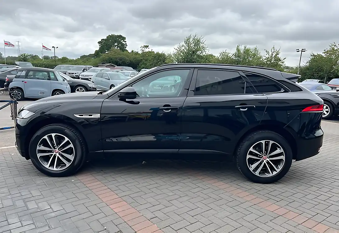 Used 2019 Jaguar F-Pace R-Sport Black - Interior and Exterior details 10