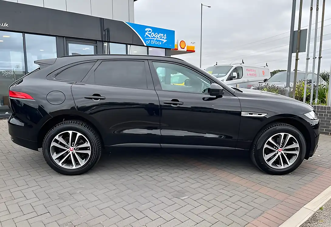 Used 2019 Jaguar F-Pace R-Sport Black - Interior and Exterior details 7