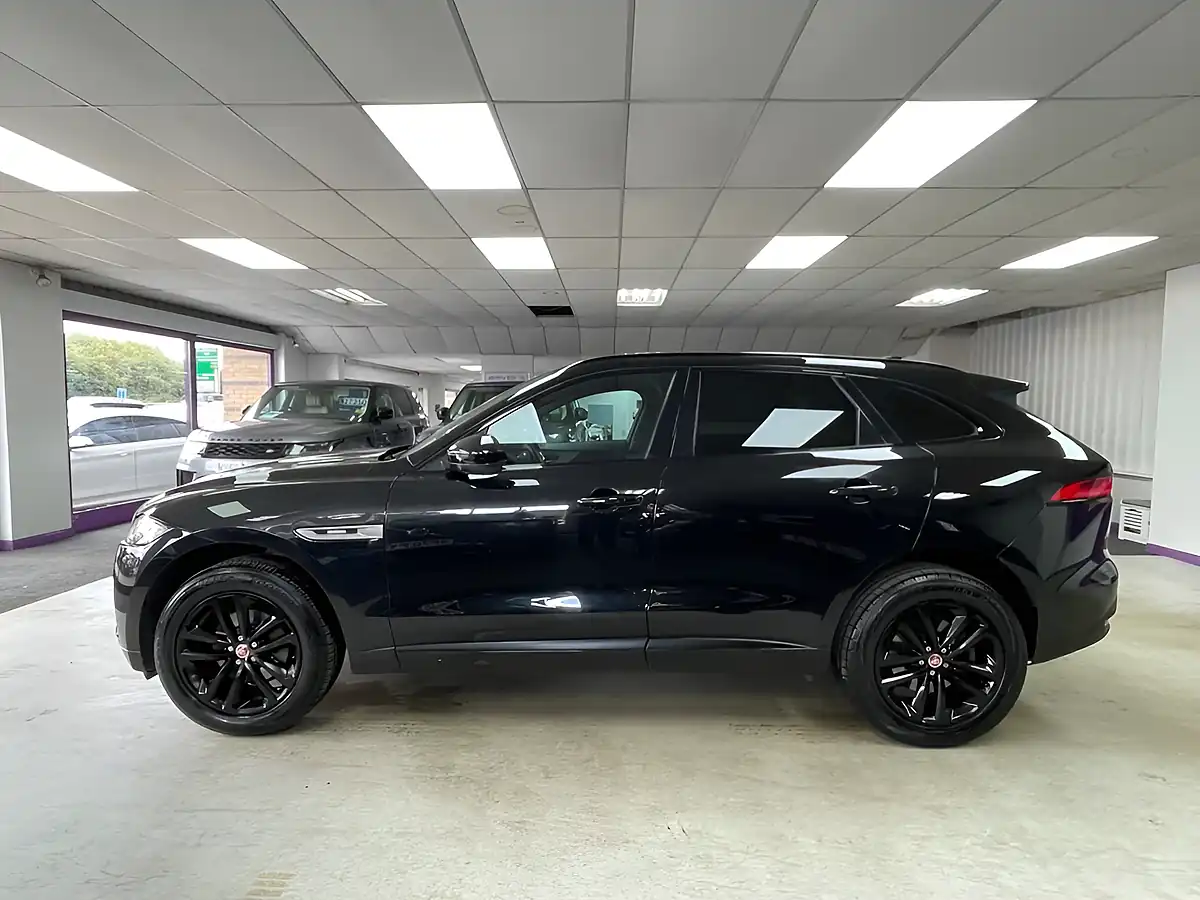 Used 2019 Jaguar F-Pace R-Sport Black - Interior and Exterior details 10