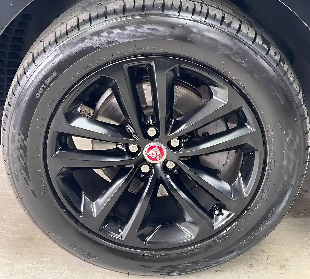 Used 2019 Jaguar F-Pace R-Sport Black - Interior and Exterior details 11