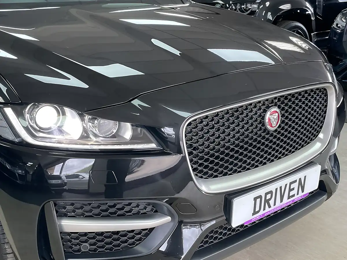 Used 2019 Jaguar F-Pace R-Sport Black - Interior and Exterior details 3