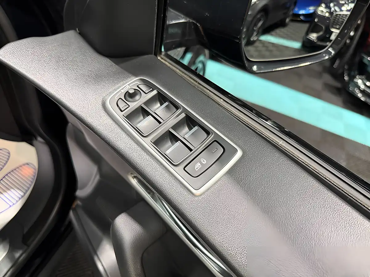 Used 2019 Jaguar F-Pace R-Sport Black - Interior and Exterior details 16