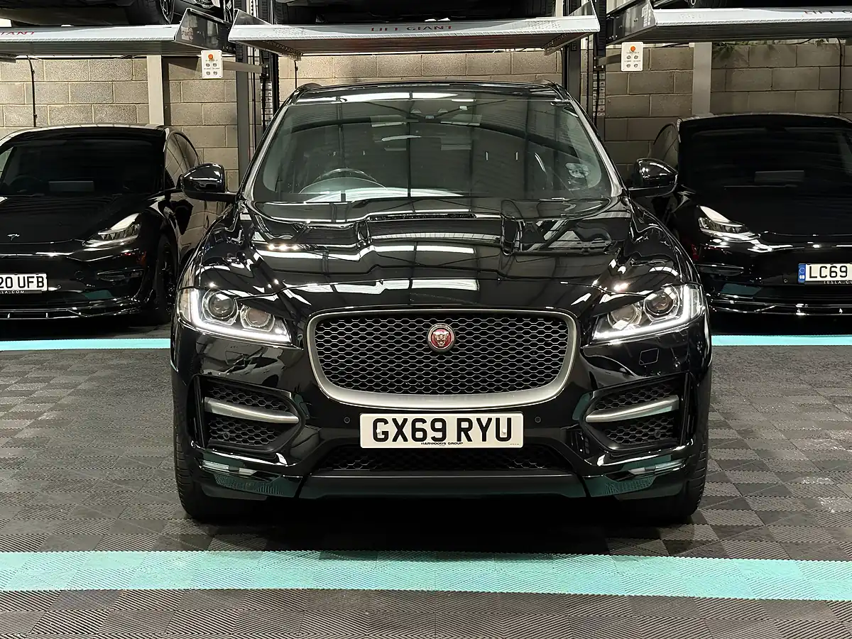 Used 2019 Jaguar F-Pace R-Sport Black - Interior and Exterior details 4