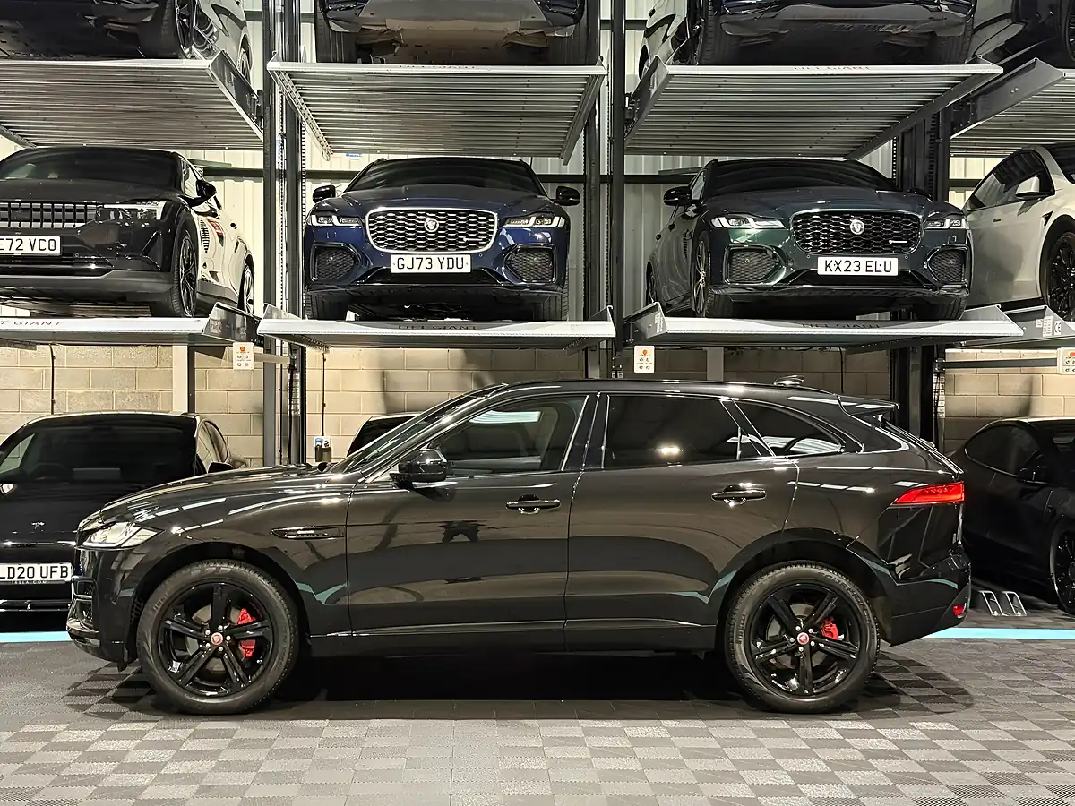 Used 2019 Jaguar F-Pace R-Sport Black - Interior and Exterior details 5
